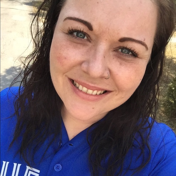 Meet your Posher, Jenn - Picture 4 of 4